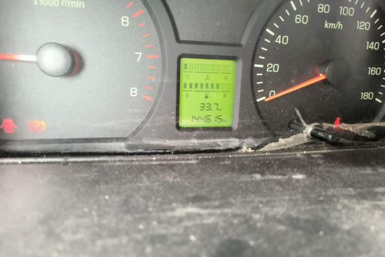 Used Foton Scenic V5 2017 1.5L Long-Wheelbase 450 Van Standard Edition DAM15DR
