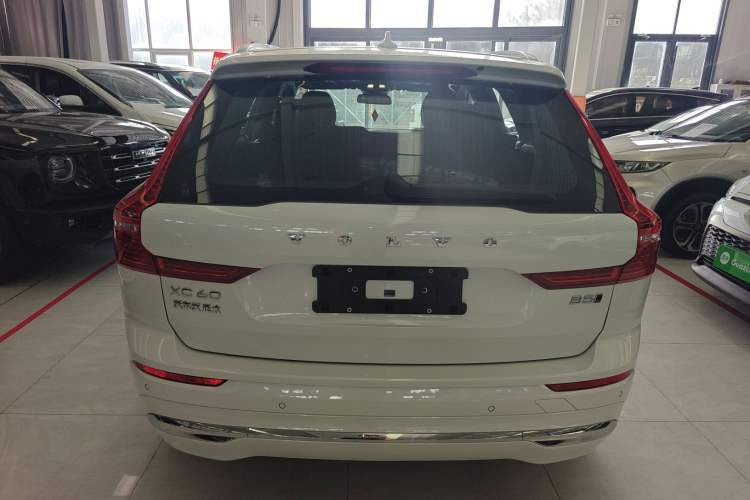 Used Volvo XC60 2025 B5 4x4 Smart Luxury Edition
