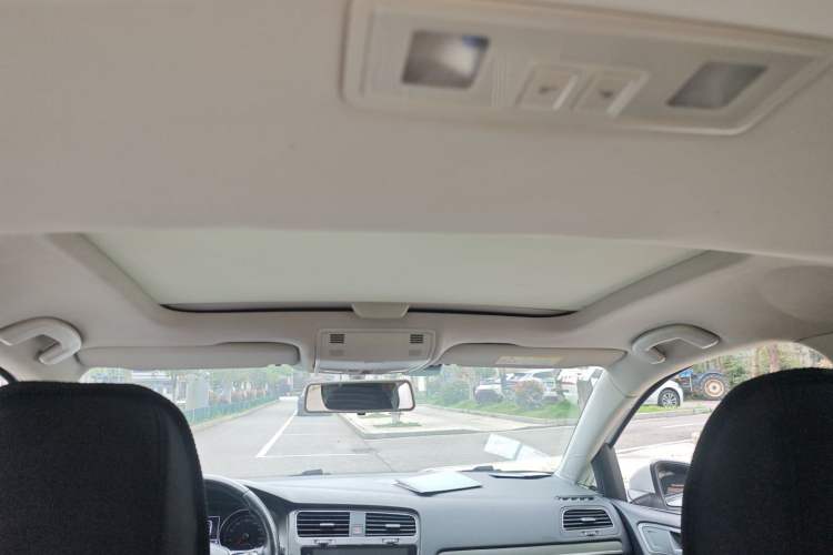 Used Volkswagen Golf 2016 1.6L Automatic Comfort Model Headliner