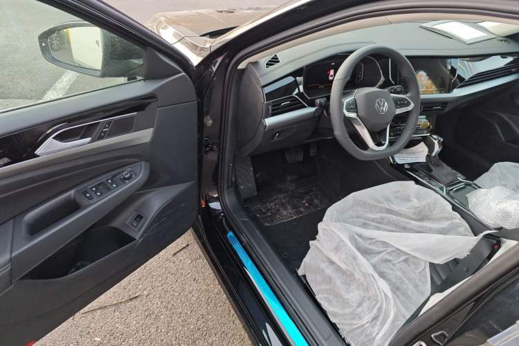 Used Volkswagen Passat 2026 Model, Outstanding 380TSI Longteng Edition Driver Seat