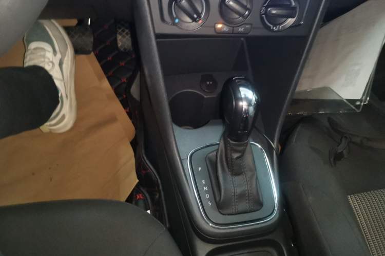 Used Volkswagen Polo 2018 1.5L Automatic Advanced Driving Model Gear Lever