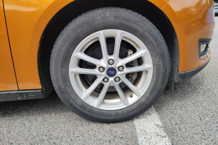 Used Ford Focus 2015 Hatchback 1.6L Manual Fashion Edition