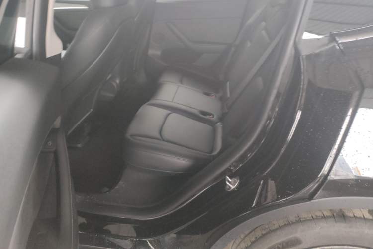 Used Tesla Model Y 2023 Rear-Wheel-Drive Version
