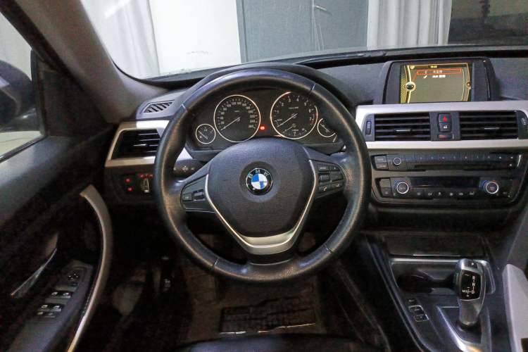 Used BMW 3 Series GT 2013 320i Leading Model
