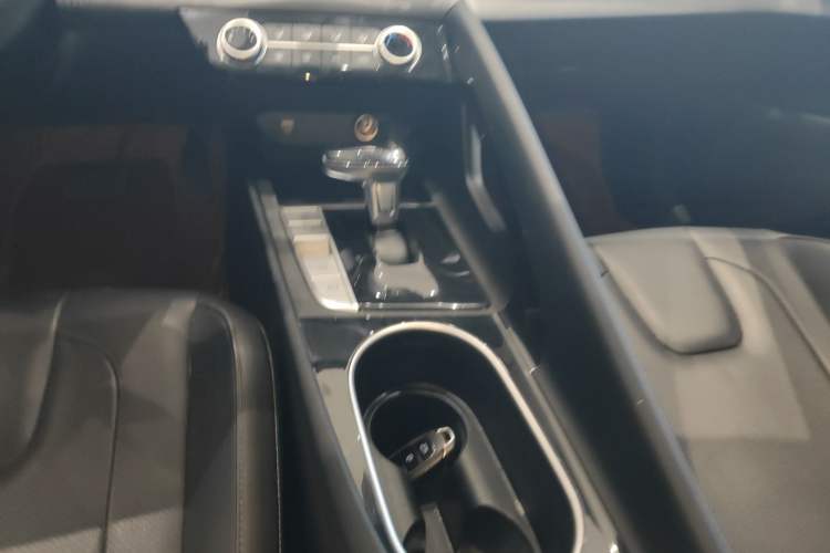 Used Hyundai Elantra 2021 1.5L CVT GLX Elite Edition Gear Lever