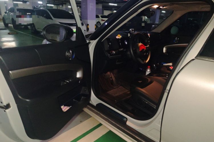 Used MINI Countryman 2022 1.5T COOPER ALL4 Connoisseur Driver Seat