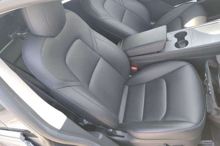 Used Tesla Model Y 2022 Long-Range All-Wheel-Drive Version