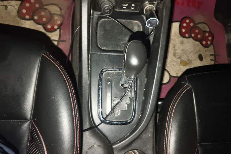 Used CHANGAN CS35 2012 1.6L Automatic Luxury Version China IV Standard