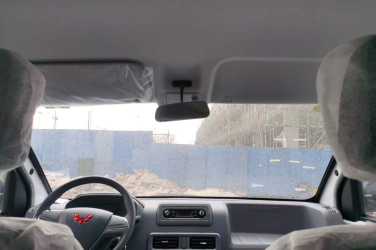 Used Wuling Yangguang 2025 Model 400km Bus Edition—Comfort Edition