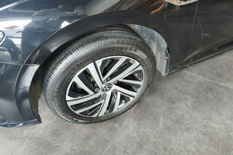 Used Volkswagen Lavida 2023 280TSI DSG Starry Sky Deluxe Edition Left Front Wheel Hub