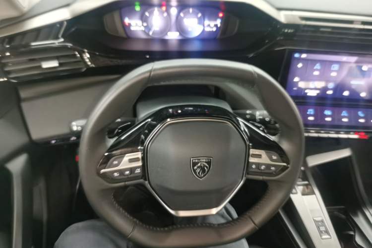 Used Peugeot 408X 2023 Charm Version
