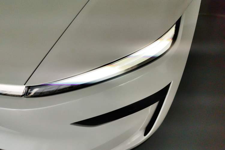 Used Tesla Model Y 2025 Long-Range All-Wheel-Drive Version
