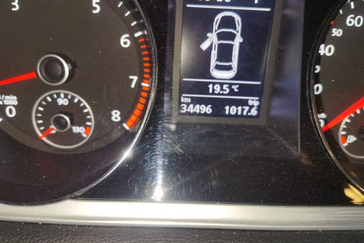 Used Volkswagen Magotan 2016 1.8TSI Smart Enjoyment Leading Model Odometer Close Up