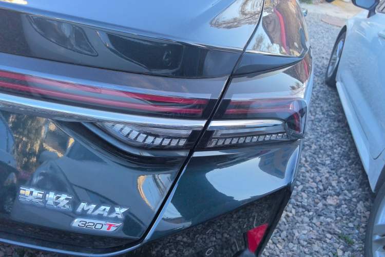 Used Dongfeng Aeolus Yixuan MAX 2021 1.5T Ultra-Stylish Trendsetter Edition