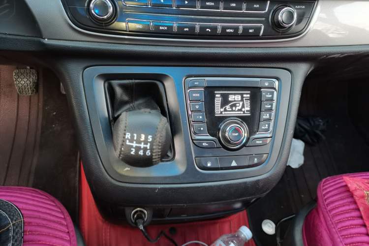 Used SAIC MAXUS G10 2018 PLUS 1.9T Manual Elite Edition Diesel Gear Lever