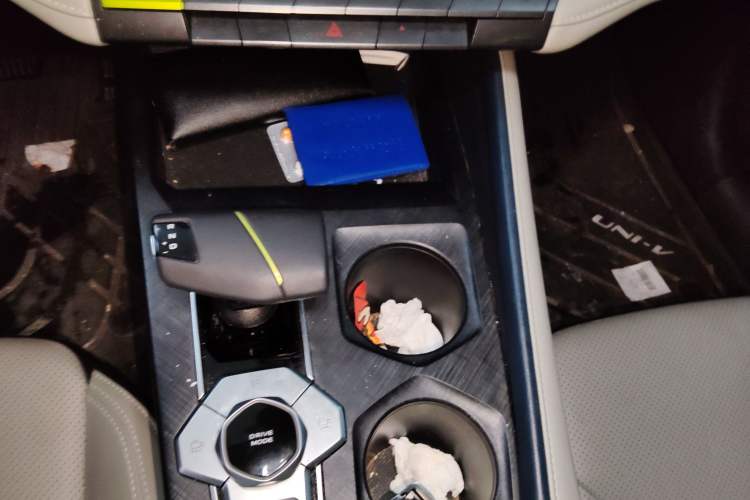 Used Changan UNI-V iDD 2023 Zhidian iDD 1.5T 113km Smart & Fun Version (Rapid Edition)