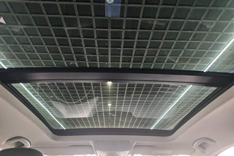 Used Volkswagen Tiguan L 2023 Facelifted 380TSI Automatic All-Wheel Drive R-Line Plus Version 7-Seater Headliner