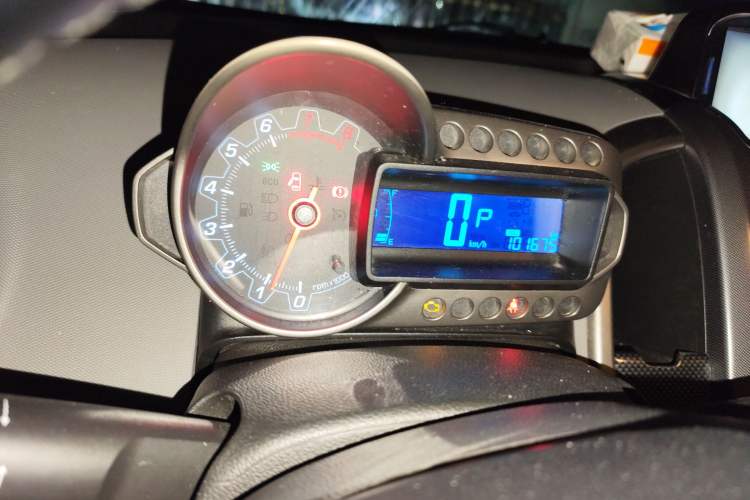 Used Chevrolet Aveo Sonic 2011 Sedan 1.4L Automatic SL
