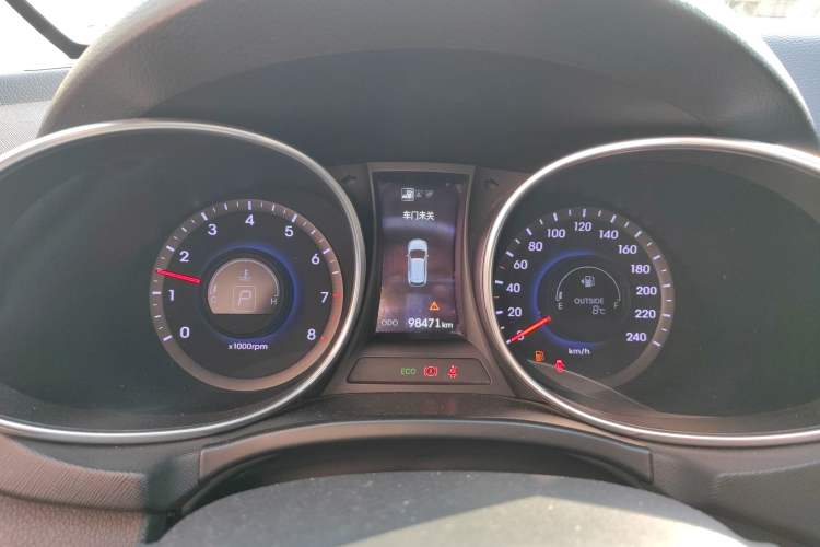 Used Hyundai Santa Fe 2013 Revised Version 2.4L Automatic All-Wheel Drive Smart Type
