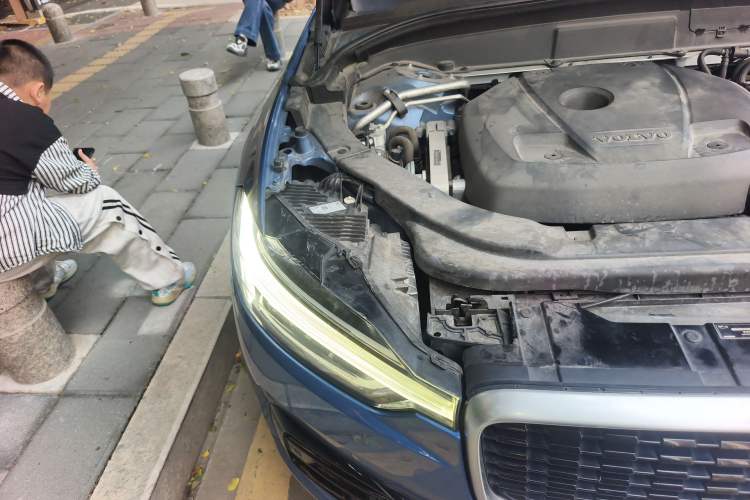 Used Volvo XC60 New Energy 2019 T8 E-Drive Hybrid Intelligent Luxury Sport Edition China V Standard Right Front Headlight