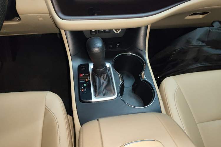 Used Toyota Highlander 2018 2.0T Four-Wheel Drive Elite Edition 7 Seats China VI Standard
