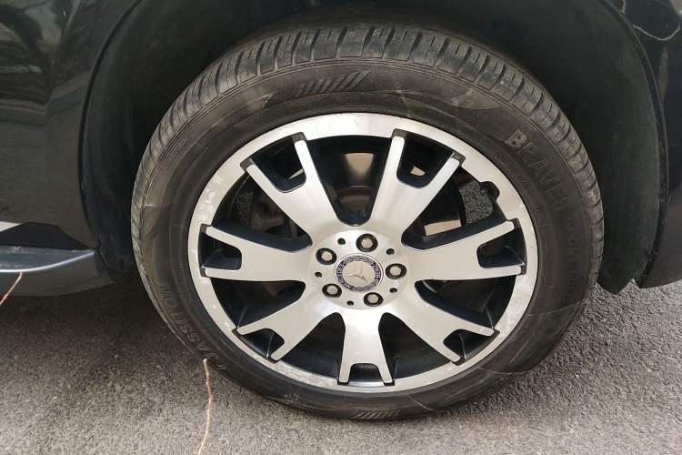 Used Mercedes-Benz GLK-Class 2012 GLK 300 4MATIC Fashion Model Right Front Wheel Hub