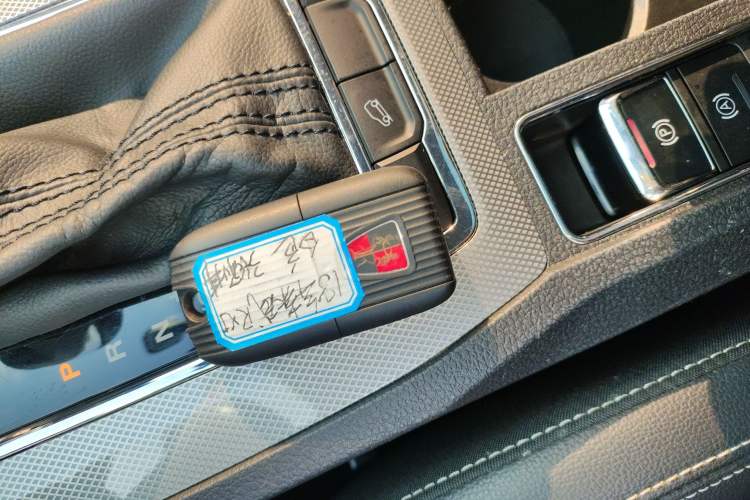 Used Roewe RX5 2018 20T Two-Wheel Drive Automatic Internet Smart Edition