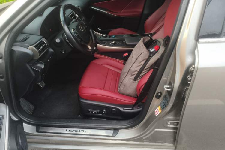 Used Lexus IS 2015 200t F SPORT