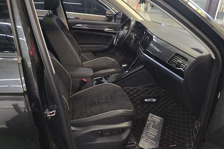 Used Volkswagen Tayron 2020 330TSI Two-Wheel Drive Luxury Smart Connectivity Version Right Front Seat