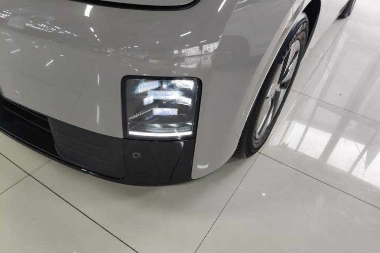 Used Li Auto MEGA 2025 Home Family Special Edition