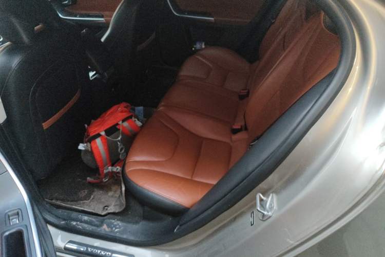 Used Volvo S60 2016 S60L T4 Zhiyuan Edition Left Rear Seat