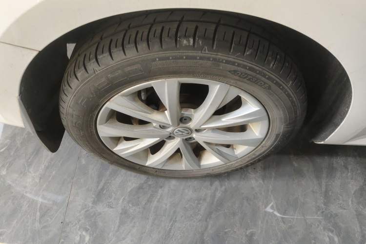 Used Volkswagen Lavida 2015 1.6L Automatic Comfort Edition