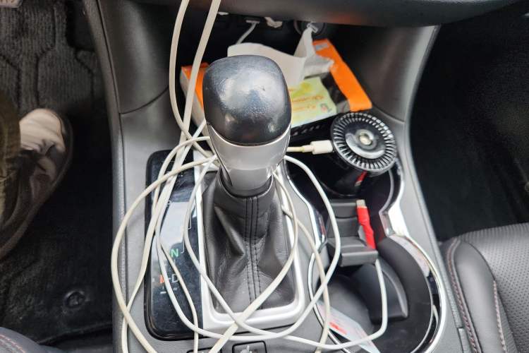 Used Toyota Highlander 2018 2.0T Two-Wheel-Drive Luxury Edition 7 Seats Emission Standard China V
