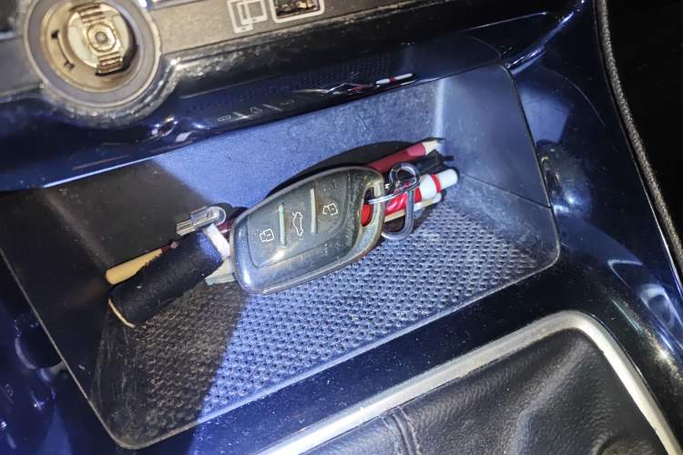 Used Roewe i5 2020 1.5L Manual 4G Connect Luxury Edition Vehicle Key