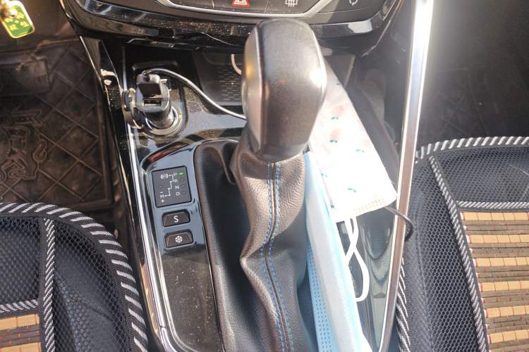 Used Peugeot 308 2016 230THP Automatic Luxury Edition Gear Lever