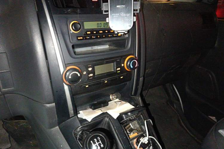 Used Jinbei Grace 2016 2.0L Express Utility Model Audio And AC Panel