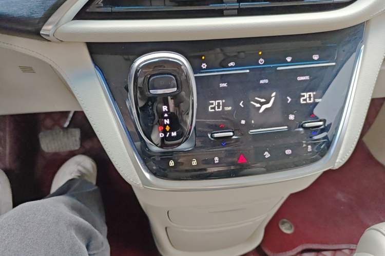 Used Buick GL8 2020 Avenir Avia Six-Seat Deluxe Edition Gear Lever