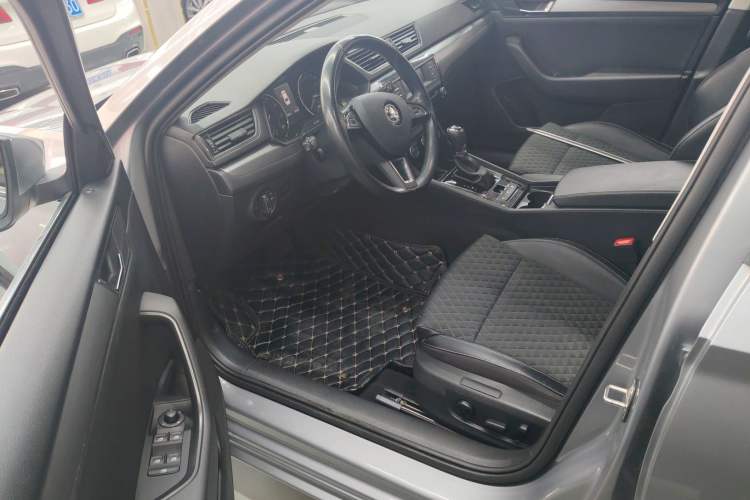 Used Skoda Superb 2016 TSI330 DSG Innovation Edition
