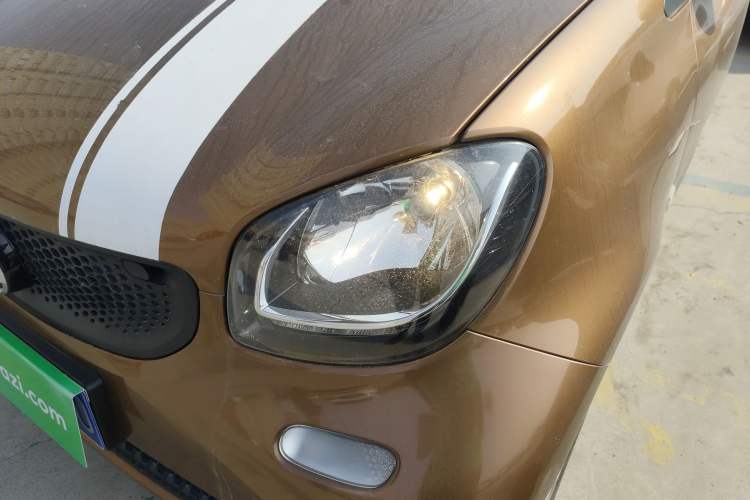 Used smart fortwo 2015 1.0L 52 kW hardtop Dynamic version