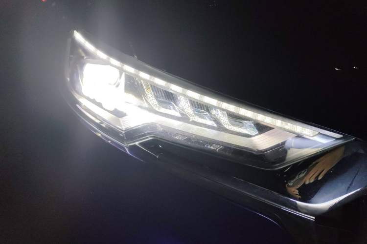 Used Hongqi HS5 2019 2.0T Smart Connect Flagship All-Wheel-Drive Version
