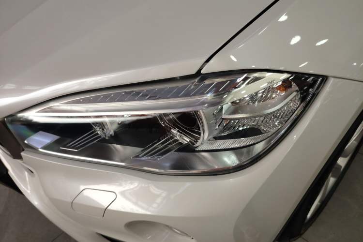 Used BMW X6 2018 xDrive28i
