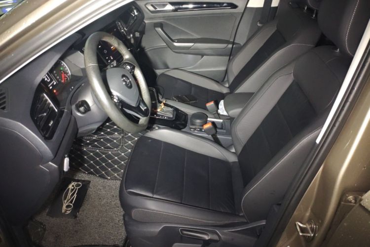 Used Volkswagen T-ROC 2019 280TSI DSG Two-Wheel Drive Comfort Version China VI Standard
