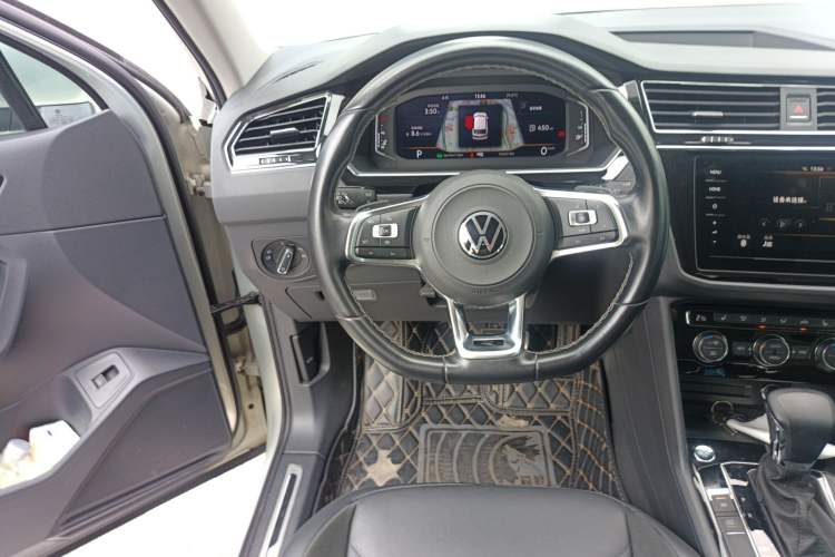 Used Volkswagen Tiguan L 2021 330TSI Automatic Two-Wheel Drive R-Line Enhanced Edition Steering Wheel
