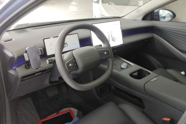 Used Nissan N6 2026 Model 180 Max Center Console