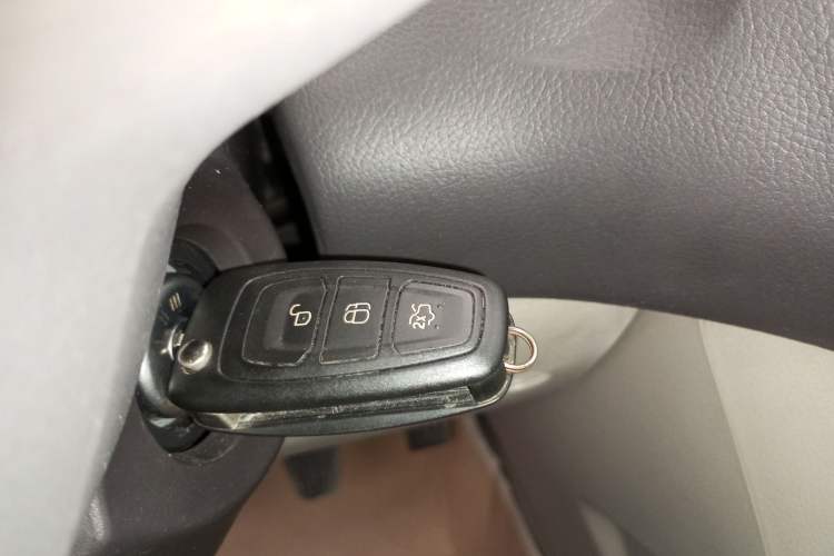 Used Ford Focus 2012 Sedan 1.6L Manual Comfort Model
