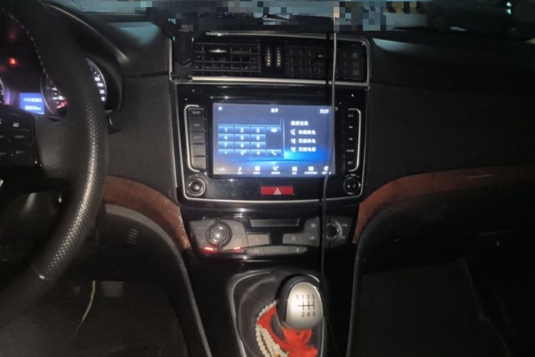 Used Haval H6 2015 Upgraded Model 1.5T Manual Two-Wheel Drive Elite Version
