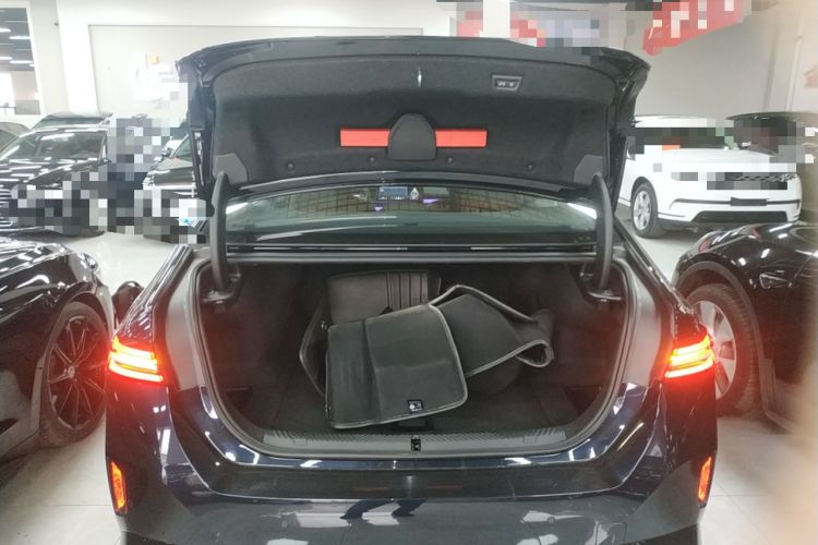 Used BMW i5 2025 eDrive 40L M Sport Package Trunk