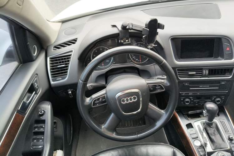 Used Audi Q5 2012 2.0TFSI Comfort Version Steering Wheel