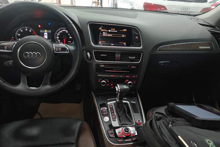 Used Audi Q5 2017 40 TFSI Comfort Model