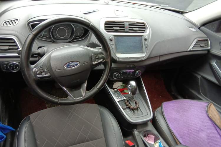 Used Ford Escort 2019 Revised Version 1.5L Automatic Enjoyment Type China VI Standard Center Console
